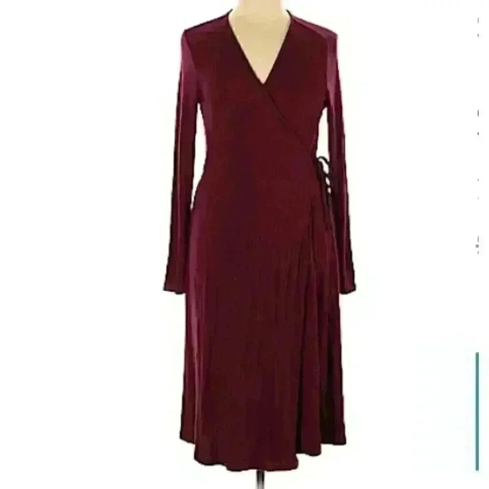 Womens Old Navy Burgundy Dress.